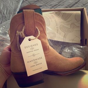 Women’s Tecovas boots size 5.5